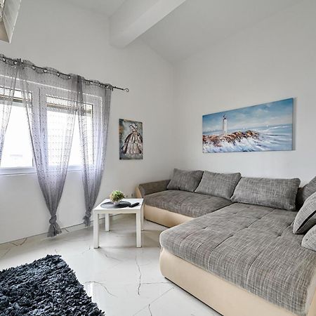 Apartment Razanac Nikola 2 Екстериор снимка